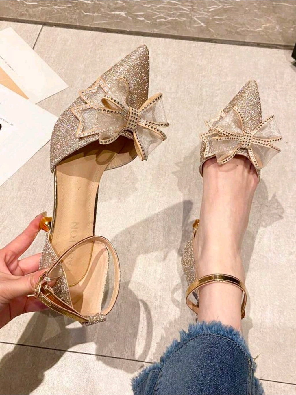 Tacones de lazo con brillo