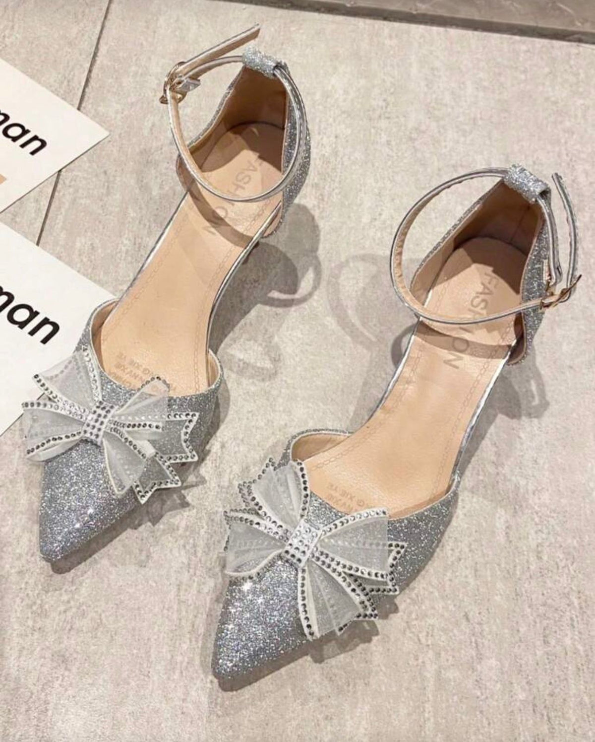Tacones de lazo con brillo
